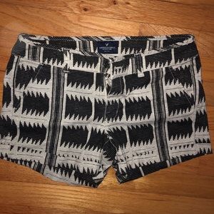 American Eagle Patterned shorts